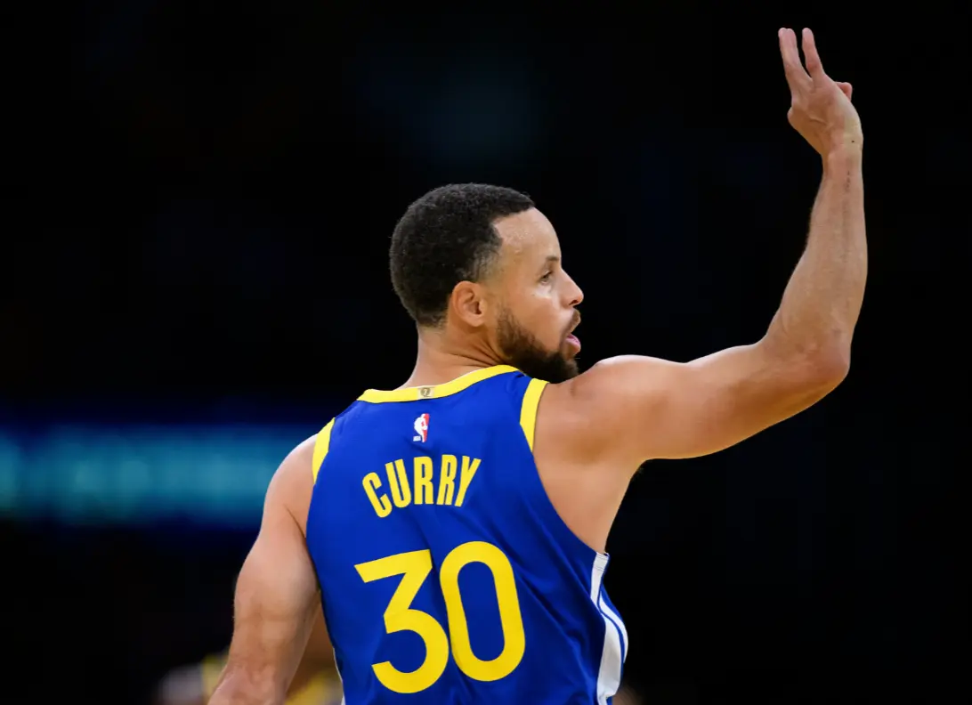 独得, 库里揭幕战, 两大人气队 独得, 库里揭幕战, 两大人气队